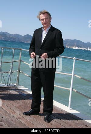 L'attore Sam Neill si pone ad una fotocellula durante la MIP TV con Milia 2008 a Cannes, Francia, il 7 aprile 2008. Foto di Denis Guignebourg/ABACAPRESS.COM Foto Stock