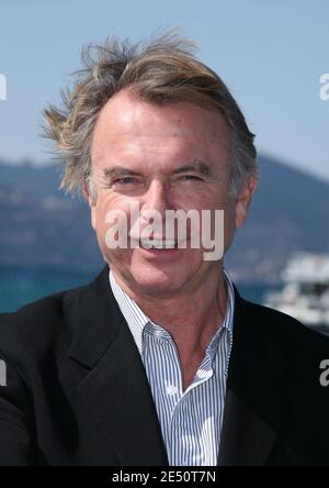 L'attore Sam Neill si pone ad una fotocellula durante la MIP TV con Milia 2008 a Cannes, Francia, il 7 aprile 2008. Foto di Denis Guignebourg/ABACAPRESS.COM Foto Stock