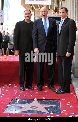 L'ex CEO di Walt Disney Co. Michael D. Eisner è onorato con la 2.31a stella sulla Hollywood Walk of Fame accanto al Teatro El Capitan a Los Angeles, CA, USA 25 aprile 2008. Foto di Lionel Hahn/ABACAPRESS.COM Foto Stock