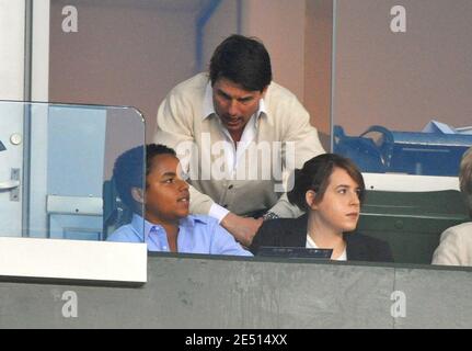 Tom Cruise, Connor Cruise-Kidman e Isabella Cruise-Kidman partecipano alla partita DI calcio LA Galaxy vs Chivas USA MLS presso l'Home Depot Center di Carson., Los Angeles, CA, USA, il 26 aprile 2008. Connor Cruise, 13 anni, farà il suo debutto cinematografico nella prossima volontà Foto Stock