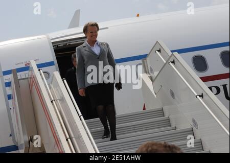 Il 5 maggio 2008, il ministro francese degli interni Michele Alliot-Marie arriva all'aeroporto di Alger, Algeria. Foto di Elodie Gregoire/ABACAPRESS.COM Foto Stock