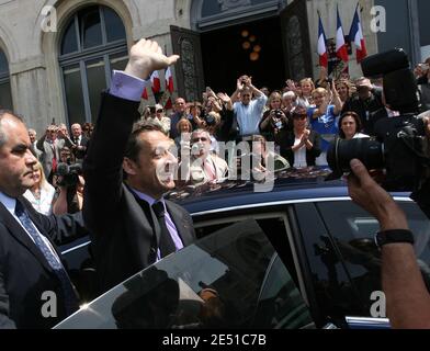 Luc Chatel, il presidente Nicolas Sarkozy e Herve Novelli partecipano a un incontro con i rappresentanti del settore commerciale e delle imprese a Vienne, in Francia, il 13 maggio 2008. Foto di Vincent Dargent/ABACAPRESS.COM Foto Stock