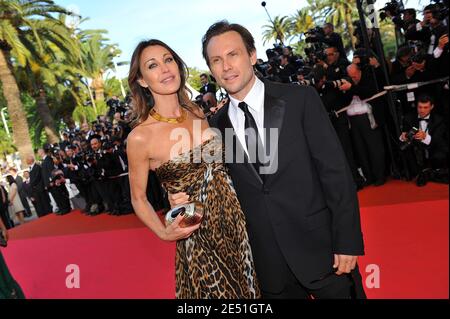 Christian Slater e ospite in arrivo al Palais des Festivals di Cannes, 18 maggio 2008, per la proiezione dell'Indiana Jones di Steven Speilberg e del Regno del teschio di cristallo presentato fuori concorso al 61° Festival del Cinema di Cannes. Foto di Hahn-Nebinger-Orban/ABACAPRESS.COM Foto Stock