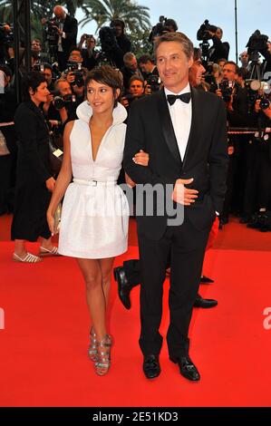 Antoine de Caunes e sua figlia Emma hanno visto arrivare al Palais des Festivals a Cannes, Francia meridionale, il 20 maggio 2008, per la proiezione del Changeling di Clint Eastwood presentato in concorso al 61° Festival del Cinema di Cannes. Foto di Hahn-Nebinger-Orban/ABACAPRESS.COM Foto Stock