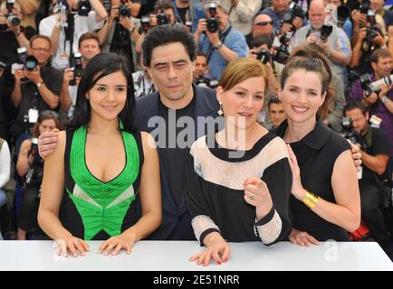 (Da L) l'attrice colombiana Catalina Sandino Moreno, l'attore portoricano Benicio del Toro, l'attrice tedesca Franka Potente e l'attrice britannica Julia Ormond partecipano alla 'che' Photocall al Palais des Festivals durante il 61esimo Festival Internazionale del Cinema di Cannes, in Francia, il 22 maggio 2008. Foto di Hahn-Nebinger-Orban/ABACAPRESS.COM Foto Stock