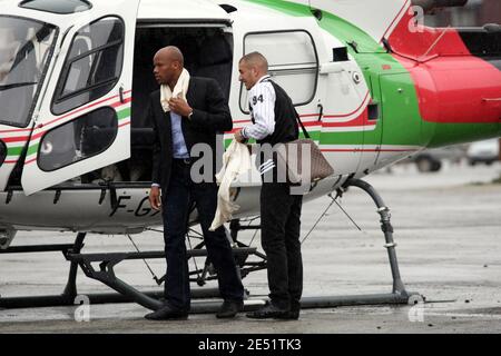 Jean-Alain Boumsong e Karim Benzema in Francia arrivano per la seconda giornata della fase di riscaldamento della squadra francese per il prossimo Euro 2008, il 25 maggio 2008 a Tignes, Alpi francesi. La Francia è stata disegnata nel Gruppo C con i campioni del mondo Italia, Paesi Bassi e Romania per il primo round del torneo che si svolge in Austria e Svizzera dal 7 giugno al 29 giugno. Foto di Mehdi Taamallah/Cameleon/ABACAPRESS.COM Foto Stock