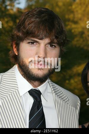 Ashton Kutcher frequenta il 7° ballo annuale delle farfalle Chrysalis, residenza privata, Brentwood, CA, USA, il 31 maggio 2008. Foto di Baxter/ABACAPRESS.COM Foto Stock