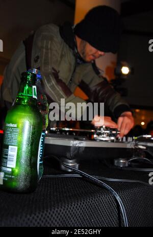 DJ Muro gira a 'Japanimated' : l'evento Arts and Culture of Japan durante il Target primo Sabato al Brooklyn Museum di New York City, USA il 5 Aprile 2008. Foto di Gregorio Binuya/ABACAUSA.COM (nella foto : DJ Muro) Foto Stock