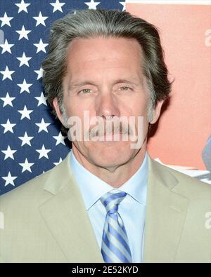 9 aprile 2013, Los Angeles, Stati Uniti: Gary Cole alla seconda edizione della stagione "Veep" di HBO al Paramount Theatre degli Studios Paramount (immagine di credito: © Billy Bendnight/ZUMA Wire) Foto Stock