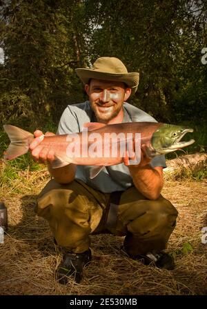 Sockeye salmone cattura del giorno sul lago Kijik vicino al lago Clark National Park nel sud-ovest dell'Alaska. Foto Stock