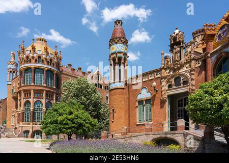 BARCELLONA, SPAGNA - 07 GIUGNO 2019: Ospedale de la Santa Creu Sant Pau o Ospedale della Santa Croce e San Paolo costruito tra il 1901 e il 1930, per modalità Foto Stock