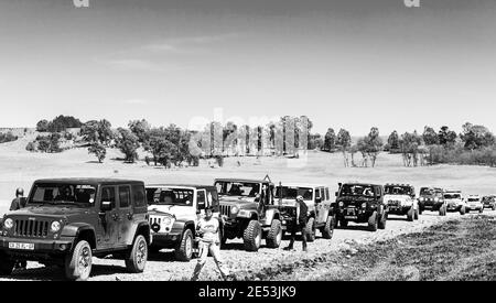 HARRISMITH, SUDAFRICA - 06 gennaio 2021: Harrismith, Sudafrica - 02 2015 ottobre: Addestramento del driver del percorso del Monte 4x4 al Camp Jeep nel Drakensberg Foto Stock