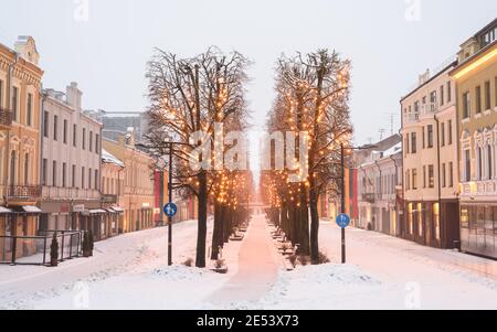 Kaunas, Lituania 01-26-2021 bella mattina invernale nella città di Kaunas sulla Freedom Alley. Foto Stock