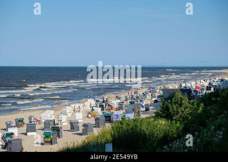 La meravigliosa spiaggia di Koserow sull'isola di Usedom in estate. Foto Stock