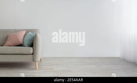 Minimo all'interno e stanza luminosa a casa Foto Stock