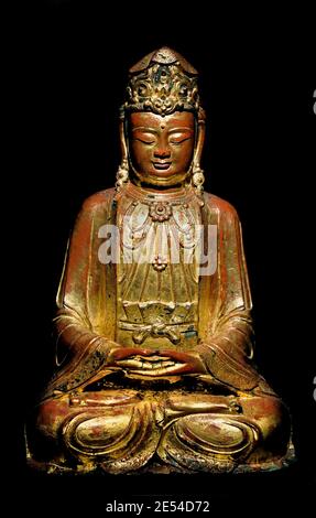 Bodhisattva Guanyin, metà 15 ° c. Seduto, CINA la famiglia di imperatori della dinastia Ming che ha condotto la Cina 1368 a 1644 DC , ( Ming Empire 276 ) anni) Foto Stock