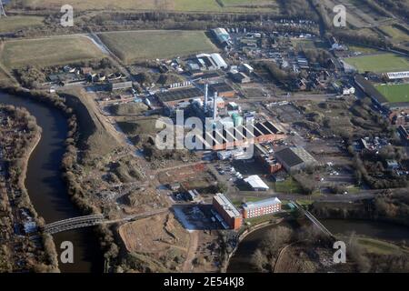 Vista aerea di una fabbrica a Castleford, West Yorkshire. Forse il sito della Hickson & Welch Company. Foto Stock