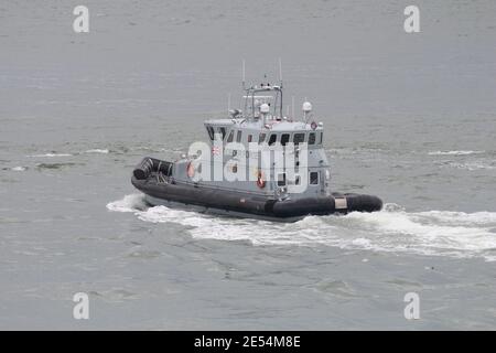 La nave costiera di pattugliamento HMC EAGLE della Border Force del Regno Unito Nel solente Foto Stock