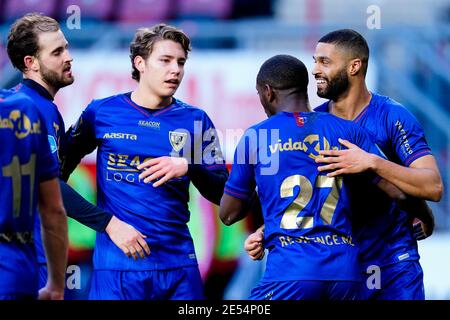 ENSCHEDE, PAESI BASSI - GENNAIO 24: Roy Gelmi di VVV Venlo, Evert Lintorst di VVV Venlo, Torino Hunte di VVV Venlo, Kristopher da Graca di VVV Venlo Foto Stock