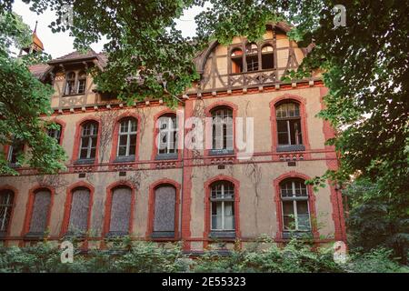 BEELITZ - 25 MAGGIO 2012: Ospedale abbandonato e sanatorio Beelitz Heilstatten vicino Berlino, Beelitz, Germania Foto Stock