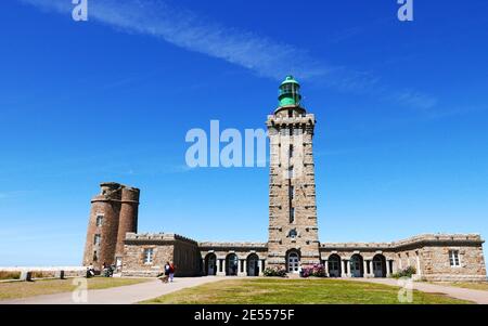 Faro Cap Frehel, Plevenon, Baia di Saint-Malo, Bretagna, Bretagna, Cotes-d'Armor, Francia, Europa Foto Stock