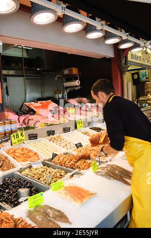 Mercato del pesce di Trouville-sur-Mer. Trouville-sur-Mer e le vicine Deauville sono famose località estive in Normandia Foto Stock