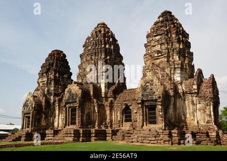 Phra Prang Sam Yot tempio a Lop Buri, Thailandia. Foto Stock