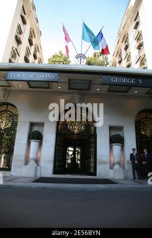 L'hotel Four Seasons su Avenue Georges V a Parigi, Francia, il 24 luglio 2008. Foto di Denis Guignebourg/ABACAPRESS.COM Foto Stock