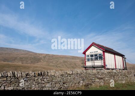 Blea Moor Signal Box sulla linea Settle to Carlisle vicino a Ribblehead nello Yorkshire Dales. Foto Stock