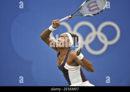 La statunitense Venus Williams ha sconfitto, 6-3, 6-2, la Svizzera Timea Bacsinszk nel loro primo round alle XXIX Olimpiadi del Centro Olimpico di Tennis Verde a Pechino, Cina, il 11 agosto 2008. Foto di Gouhier-Hahn-Nebinger/Cameleon/ABACAPRESS.COM Foto Stock