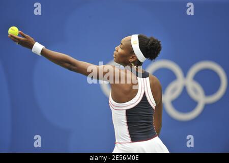 La statunitense Venus Williams ha sconfitto, 6-3, 6-2, la Svizzera Timea Bacsinszk nel loro primo round alle XXIX Olimpiadi del Centro Olimpico di Tennis Verde a Pechino, Cina, il 11 agosto 2008. Foto di Gouhier-Hahn-Nebinger/Cameleon/ABACAPRESS.COM Foto Stock