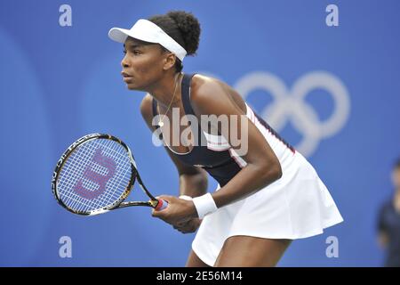 La statunitense Venus Williams ha sconfitto, 6-3, 6-2, la Svizzera Timea Bacsinszk nel loro primo round alle XXIX Olimpiadi del Centro Olimpico di Tennis Verde a Pechino, Cina, il 11 agosto 2008. Foto di Gouhier-Hahn-Nebinger/Cameleon/ABACAPRESS.COM Foto Stock