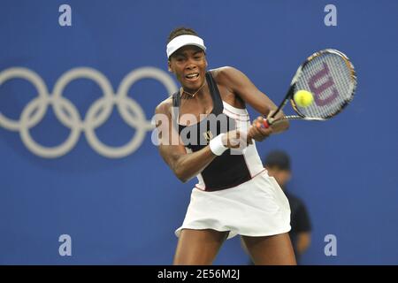 La statunitense Venus Williams ha sconfitto, 6-3, 6-2, la Svizzera Timea Bacsinszk nel loro primo round alle XXIX Olimpiadi del Centro Olimpico di Tennis Verde a Pechino, Cina, il 11 agosto 2008. Foto di Gouhier-Hahn-Nebinger/Cameleon/ABACAPRESS.COM Foto Stock