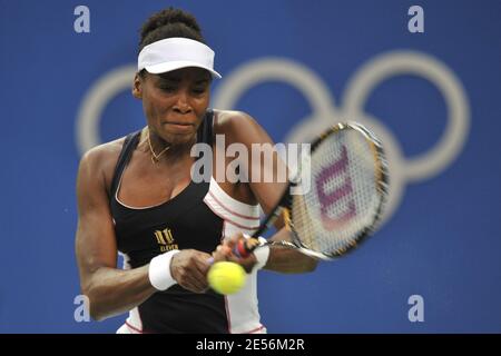 La statunitense Venus Williams ha sconfitto, 6-3, 6-2, la Svizzera Timea Bacsinszk nel loro primo round alle XXIX Olimpiadi del Centro Olimpico di Tennis Verde a Pechino, Cina, il 11 agosto 2008. Foto di Gouhier-Hahn-Nebinger/Cameleon/ABACAPRESS.COM Foto Stock