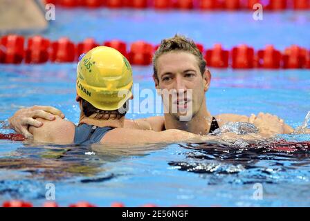 Alain Bernard of France celebra il completamento della finale maschile di 100 m di Freestyle, al primo posto il giorno 6 dei Giochi Olimpici di Pechino presso il National Aquatics Center di Pechino, Cina, il 14 agosto 2008. Alain Bernard di Francia ha terminato la gara in un tempo di 47.21 e vince la medaglia d'oro. Foto di Willis Parker/Cameleon/ABACAPRESS.COM Foto Stock