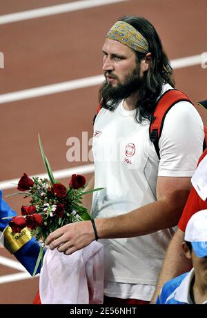 Tomasz Majewski in Polonia celebra la presa dell'oro nel colpo degli uomini messo finale dei XXIX Giochi Olimpici allo stadio nazionale di Pechino, Cina il 15 agosto 2008. Foto di Willis Parker/Cameleon/ABACAPRESS.COM Foto Stock