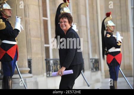 Christine Boutin, Ministro degli alloggi e degli Affari urbani, arriva al Palazzo Elysee di Parigi, in Francia, il 27 agosto 2008, per partecipare alla 16a Conferenza degli Ambasciatori. Foto di Mousse/ABACAPRESS.COM Foto Stock