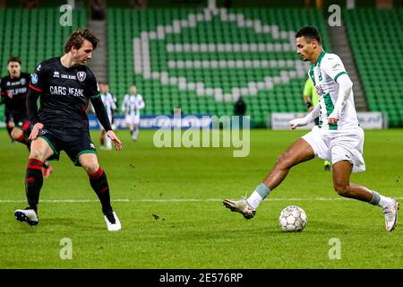 GRONINGEN, PAESI BASSI - GENNAIO 26: Dario del Fabro di ADO Den Haag, Alessio da Cruz del FC Groningen durante la partita olandese Eredivisie tra FC Gro Foto Stock