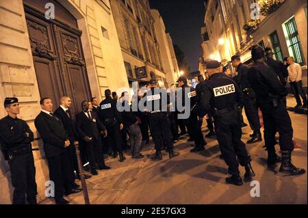 Il 19 settembre 2008, i concorrenti della Star Academy 8 arrivano presso il loro hotel privato Rue Charlot, nel centro di Parigi, Francia. Foto di Giancarlo Gorassini/ABACAPRESS.COM Foto Stock