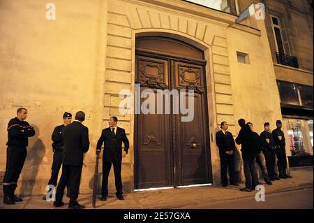 Il 19 settembre 2008, i concorrenti della Star Academy 8 arrivano presso il loro hotel privato Rue Charlot, nel centro di Parigi, Francia. Foto di Giancarlo Gorassini/ABACAPRESS.COM Foto Stock