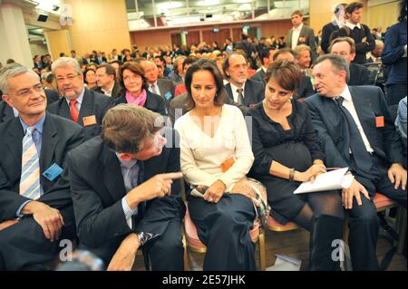 Jean-Louis Bianco, Vincent Peillon, Segolene Royal, Najat Vallaud-Belkacem e Manuel Valls durante una riunione del consiglio nazionale del partito per la leadership del partito socialista a la Mutualite a Parigi, Francia, il 23 settembre 2008. Foto di Mousse/ABACAPRESS.COM Foto Stock