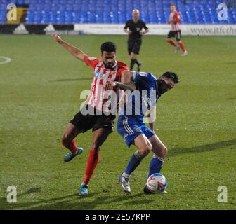 Ipswich, Regno Unito. 26 Gennaio 2021. Sunderlands Jordan Willis e Ipswich Gwione Edwards durante la partita Sky Bet League 1 tra Ipswich Town e Sunderland a Portman Road, Ipswich martedì 26 gennaio 2021. (Credit: Ben Pooley | MI News) Credit: MI News & Sport /Alamy Live News Foto Stock