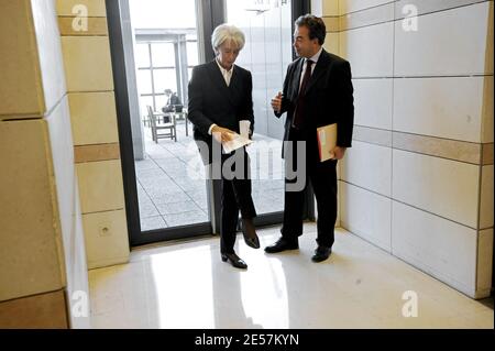 Christine Lagarde, ministro francese dell'Economia, dell'industria e dell'occupazione, e Luc Chatel, ministro francese dell'industria e dei consumatori, durante un incontro sulla posta francese presso la sede del ministero a Bercy, Parigi, Francia, il 26 settembre 2008. Foto di Elodie Gregoire/ABACAPRESS.COM Foto Stock