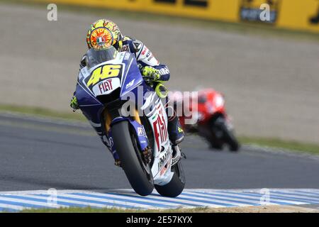 Valentino Rossi italiano del team Fiat/Yamaha e Casey Stoner australiano di Ducati durante il Gran Premio del motocicismo giapponese sul circuito Twin Ring Motegi a Motegi, a nord di Tokyo, Giappone, il 28 settembre 2008. Foto di Malkon/Cameleon/ABACAPRESS.COM Foto Stock