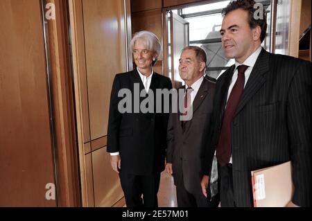 Christine Lagarde (L), ministro francese dell'Economia, dell'industria e dell'occupazione, e il ministro dell'industria e dei consumatori Luc Chatel (R), durante un incontro sulla posta francese presso la sede del ministero a Bercy, Parigi, Francia, il 26 settembre 2008. Foto di Elodie Gregoire/ABACAPRESS.COM Foto Stock