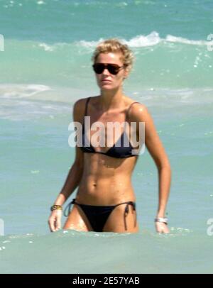 Esclusiva!! Il supermodel danese Camilla Vest arriva a Miami Beach FL, 3/6/07. [[mab]] Foto Stock