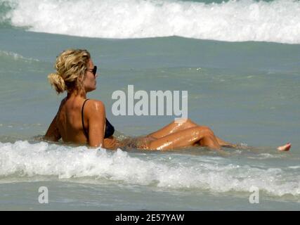 Esclusiva!! Il supermodel danese Camilla Vest arriva a Miami Beach FL, 3/6/07. [[mab]] Foto Stock