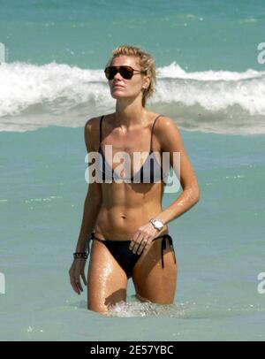 Esclusiva!! Il supermodel danese Camilla Vest arriva a Miami Beach FL, 3/6/07. [[mab]] Foto Stock