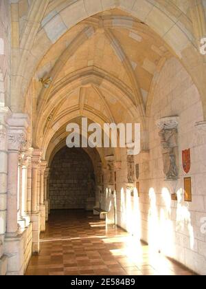 Vedute generali della Chiesa episcopale di San Bernardo de Clairvaux e dell'Antico Monastero Spagnolo a North Miami, Fla 5/8/07. Tutti i feesdevono essere concordati prima della pubblicazione. [[tag]] Foto Stock