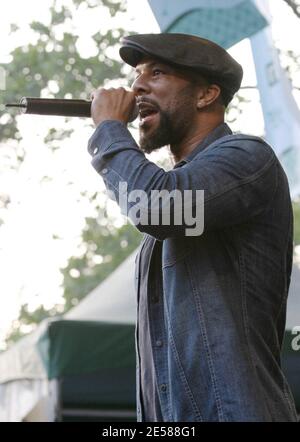 Rapper Common si esibisce come atto di supporto per Joss Stone al Summer Stage di Central Park, New York, New York, 6/8/07. [[faa]] Foto Stock